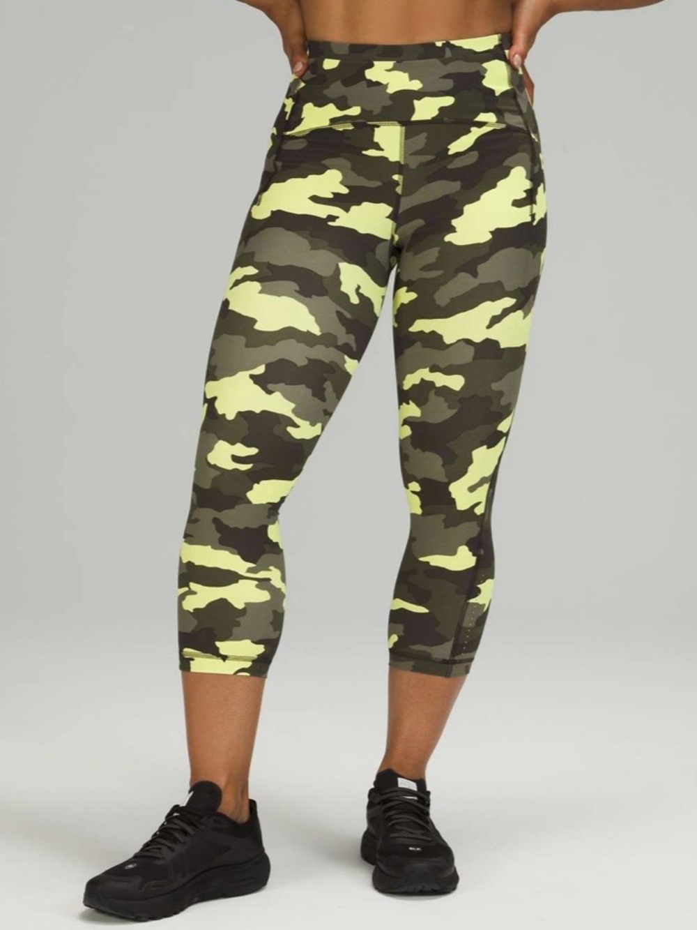 LULULEMON Crispin Green Camo Multi Swift Speed High-Rise Crop 21” Legging Size 2